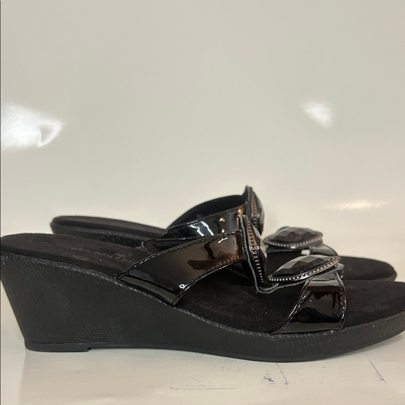 Montego Bay Club Glossy Black Sandals with Jewel Detail - Picture 4 of 9